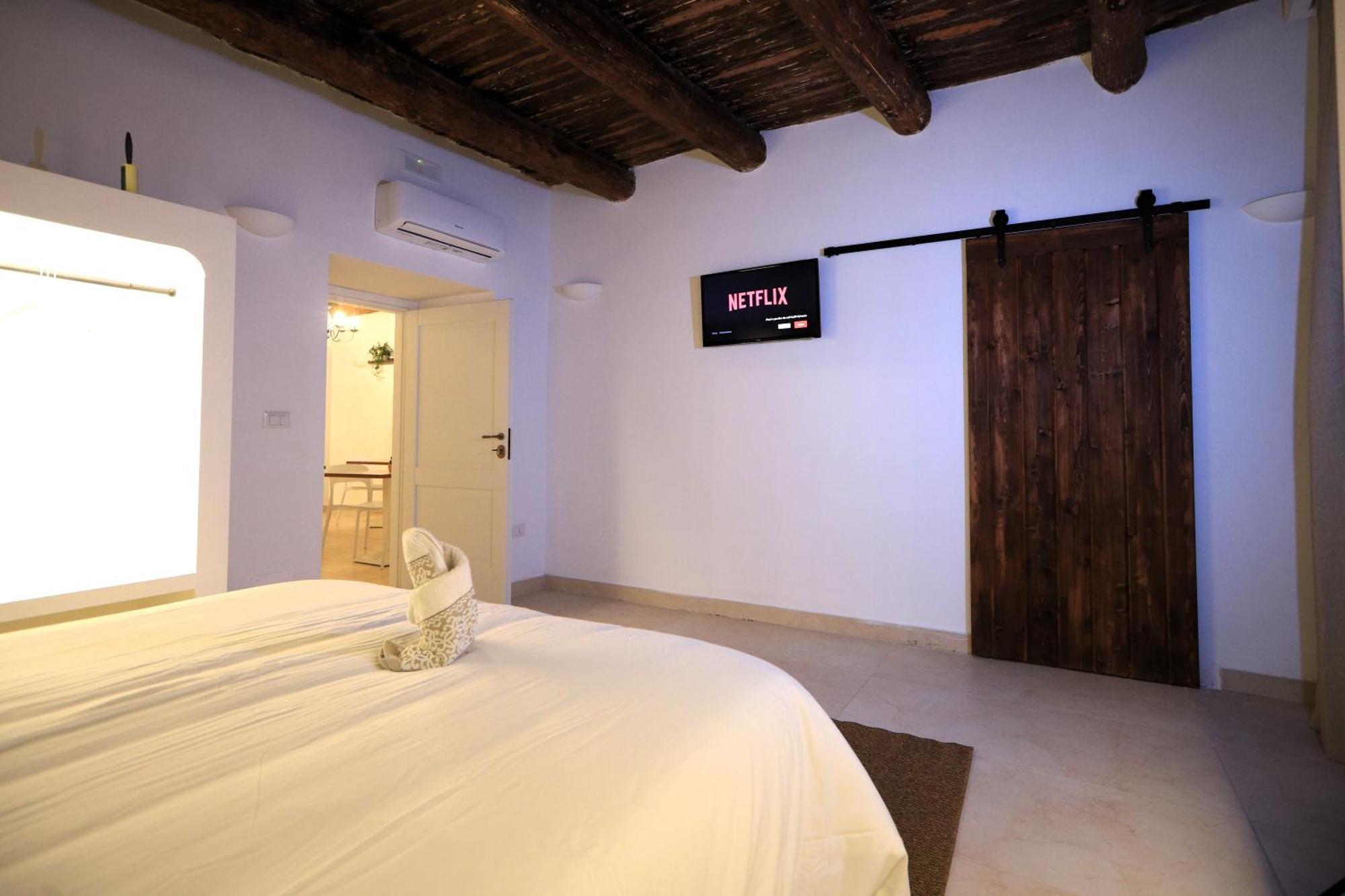 Ai 13 Gradoni Di Chiaia Bed & Breakfast Наполи Екстериор снимка