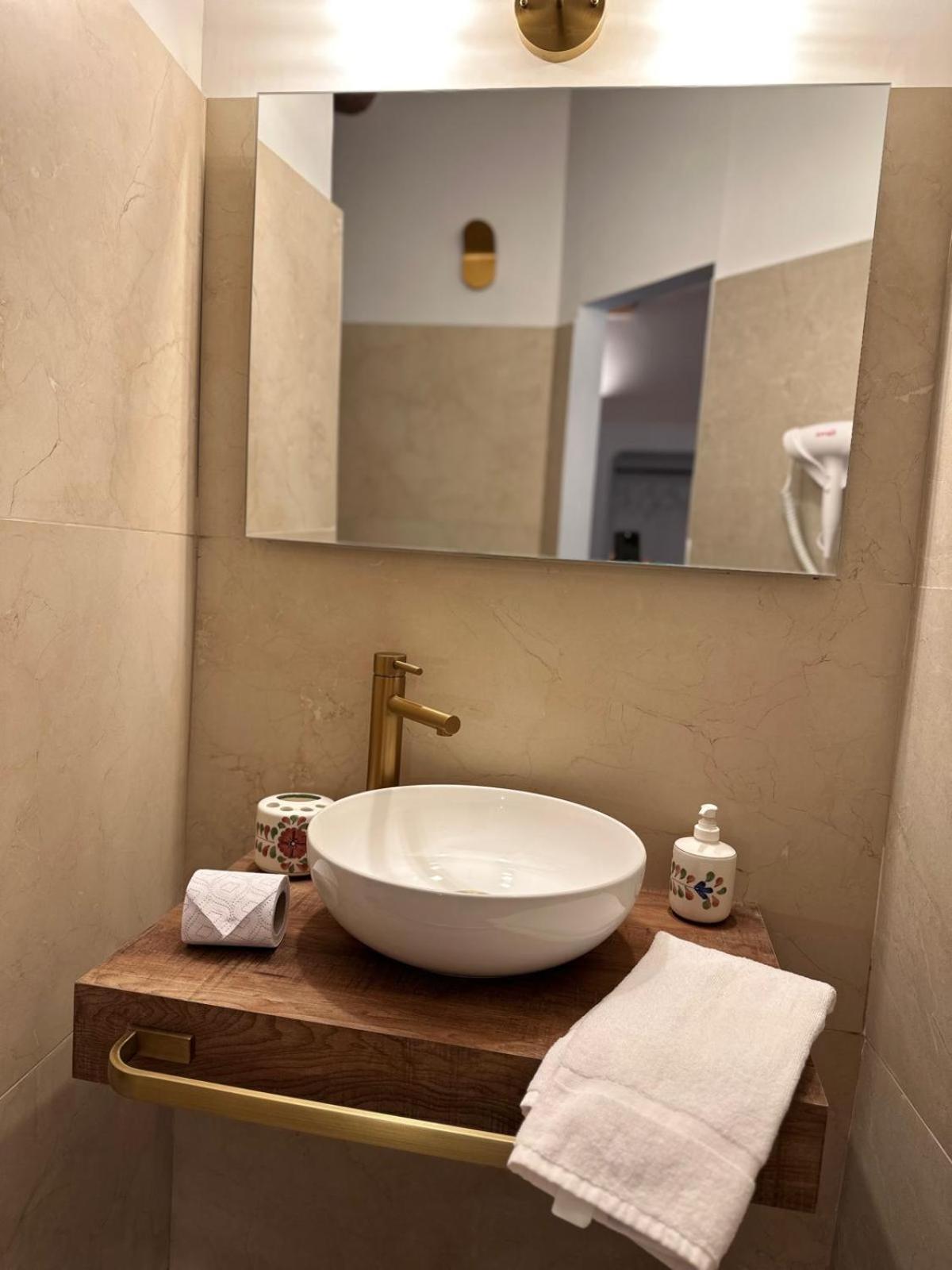 Ai 13 Gradoni Di Chiaia Bed & Breakfast Наполи Екстериор снимка